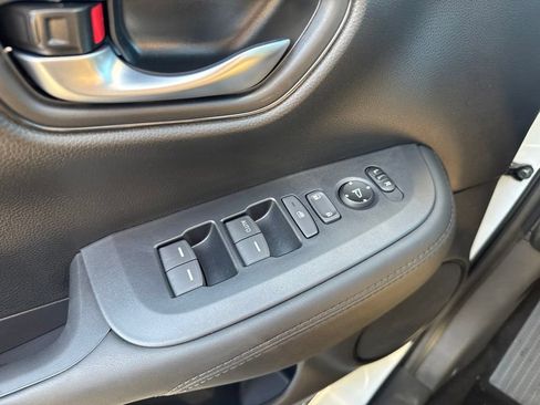 Certified 2027 Honda HR-V LX image 24
