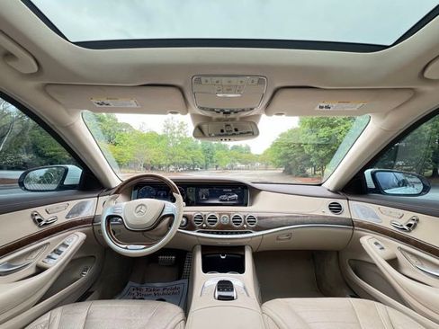 Used 2017 Mercedes-Benz S 550 Sedan image 27