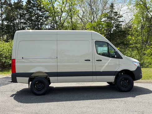New 2025 Mercedes-Benz Sprinter 2500 image 7