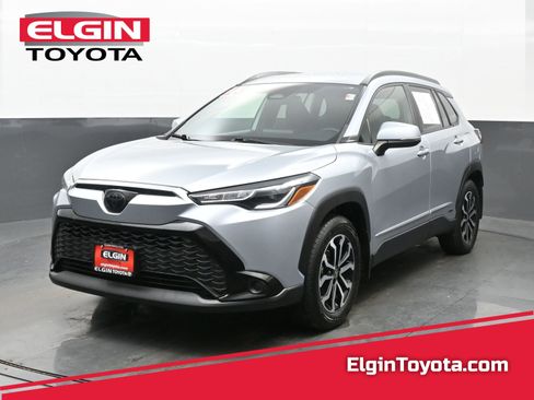 Used 2023 Toyota Corolla Cross SE image 1