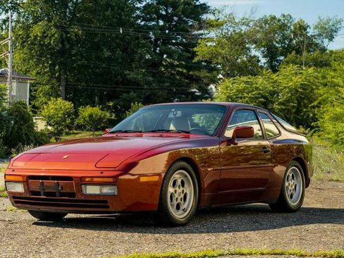 Used 1986 Porsche 944 Turbo image 2