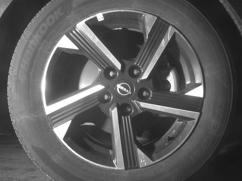 Used 2025 Nissan Sentra SV FWD image 13