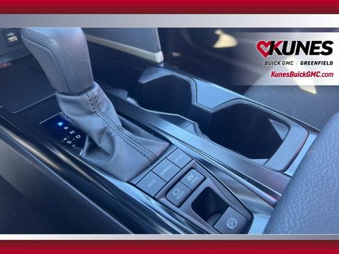 Used 2025 Toyota Camry LE image 32