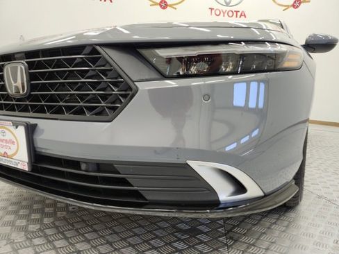 Used 2023 Honda Accord Touring image 12