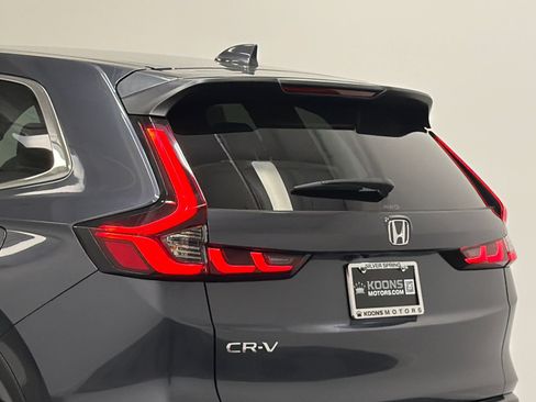 Used 2025 Honda CR-V EX image 8