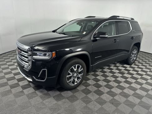 Used 2023 GMC Acadia SLT AWD/4WD image 4
