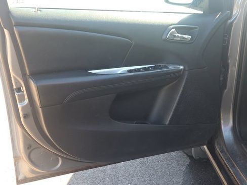 Used 2012 Dodge Journey American Value Package w/ Flexible Seating Group FWD image 23