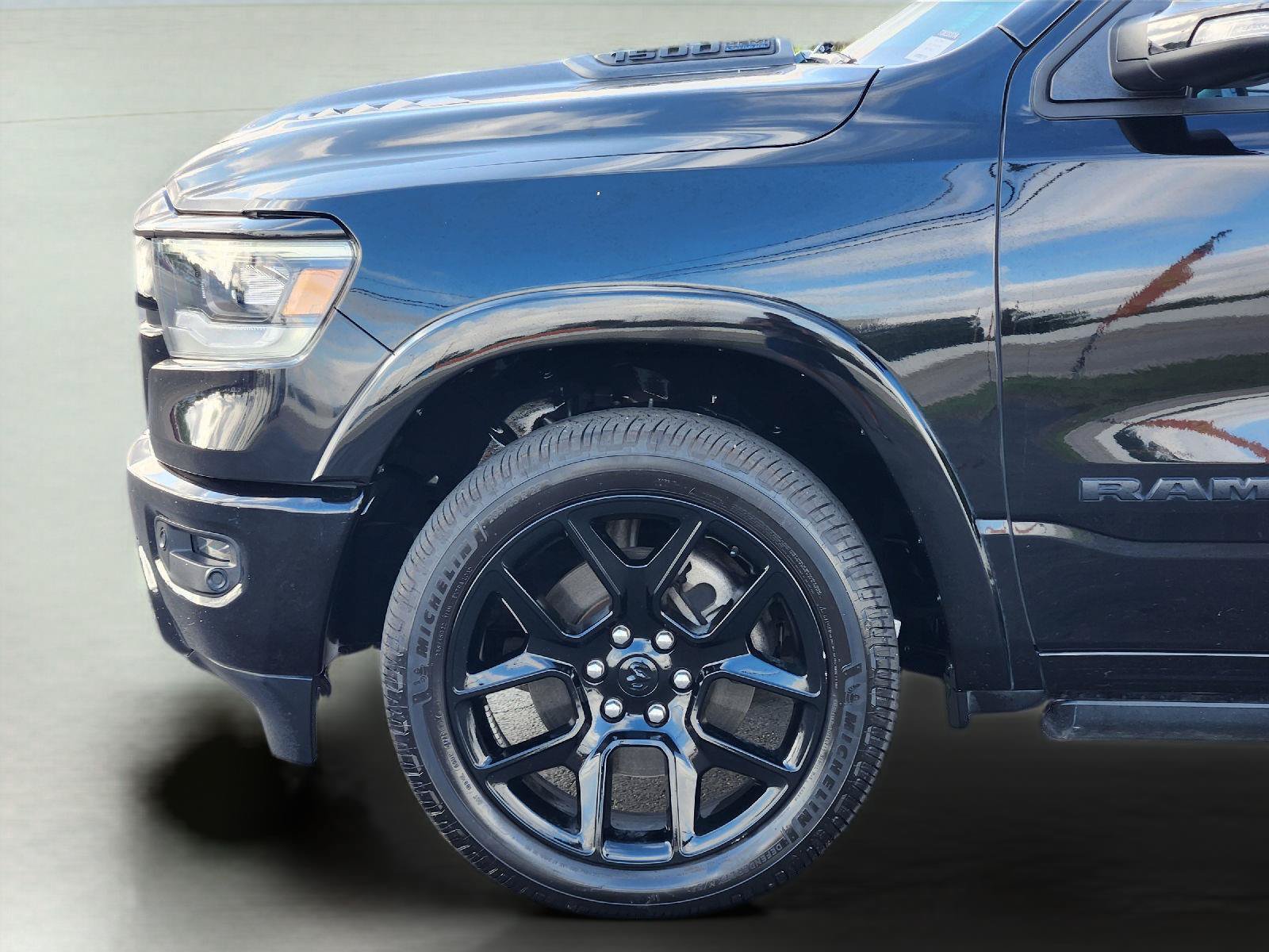 Used 2022 RAM 1500 Laramie AWD/4WD image 10