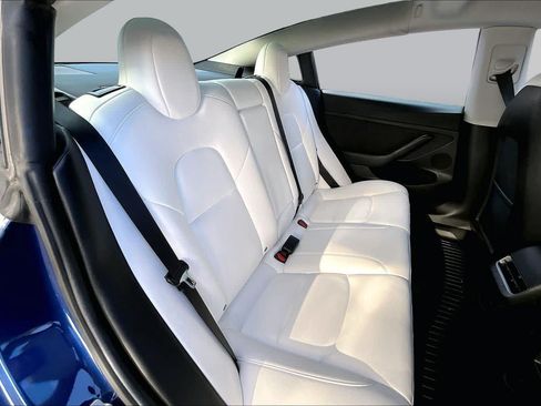 Used 2021 Tesla Model 3 Standard Range Plus RWD image 18