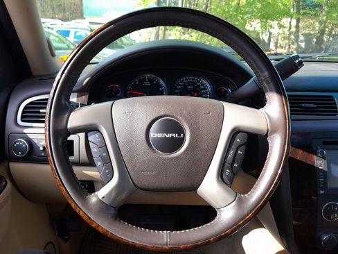 Used 2012 GMC Yukon Denali AWD/4WD image 17