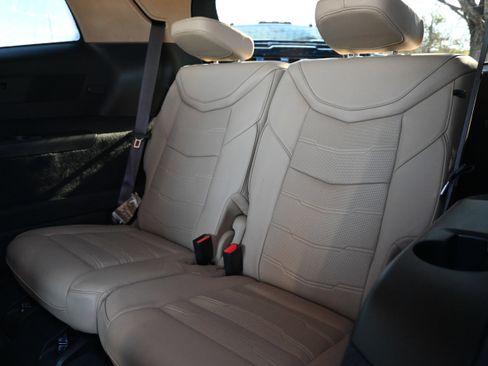 Used 2024 Cadillac XT6 Sport w/ LPO, Onyx Lite Package AWD/4WD image 34
