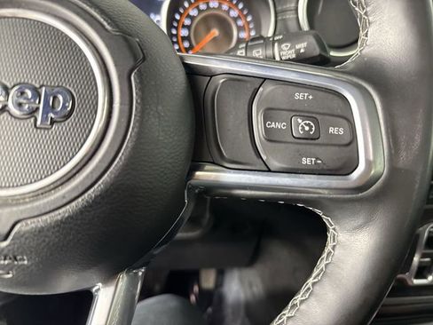 Used 2020 Jeep Wrangler Unlimited Sahara AWD/4WD image 14