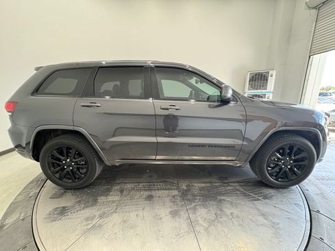 Used 2019 Jeep Grand Cherokee Altitude RWD image 15