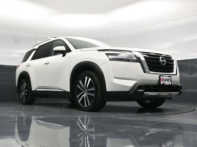 Used 2024 Nissan Pathfinder Platinum w/ Cargo Package AWD/4WD image 62
