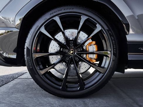 Used 2025 Lamborghini Urus SE image 24