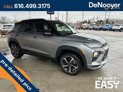 Certified 2023 Chevrolet TrailBlazer RS w/ Convenience Package image 3