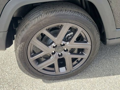 New 2026 Jeep Compass Latitude image 5