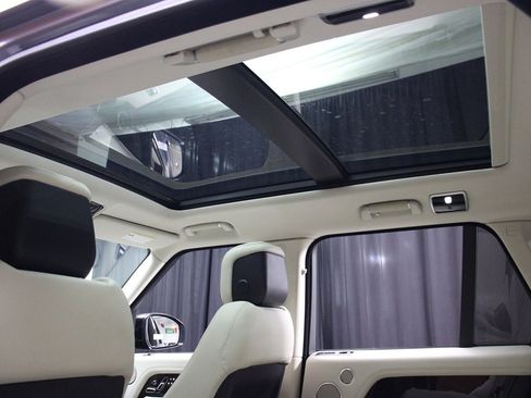 Used 2018 Land Rover Range Rover image 34