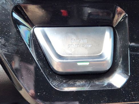 Used 2025 GMC Sierra 1500 AT4 w/ AT4 Premium Package AWD/4WD image 18