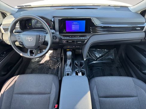 Used 2025 Toyota Camry LE w/ Convenience Package FWD image 10