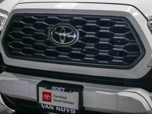 Certified 2020 Toyota Tacoma TRD Sport w/ Technology Package image 9