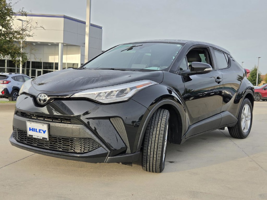Used 2021 Toyota C-HR LE FWD image 2