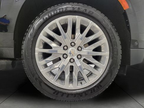 Used 2023 Chevrolet Tahoe Premier w/ Advanced Technology Package image 3