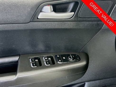 Used 2019 Kia Sportage LX FWD image 17