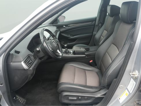 Used 2018 Honda Accord Sport image 10