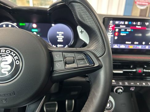 Used 2024 Alfa Romeo Tonale Veloce image 18