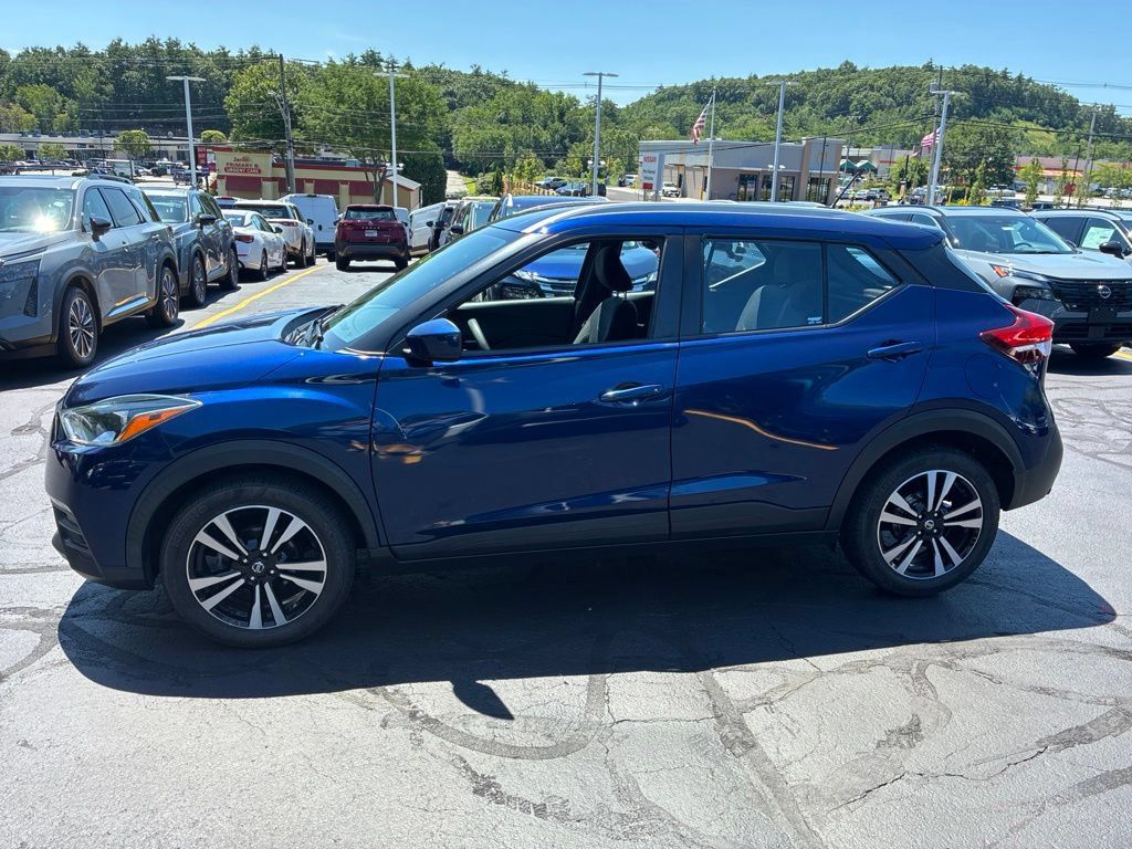 Used 2019 Nissan Kicks SV FWD image 4