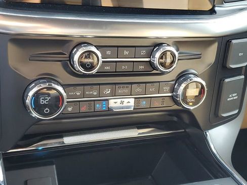 Used 2021 Ford F150 Lariat w/ Equipment Group 502A High image 19