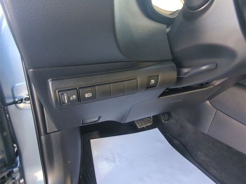 Used 2024 Toyota Corolla LE w/ LE Convenience Package image 20