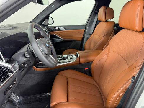 New 2026 BMW X7 M60i image 10