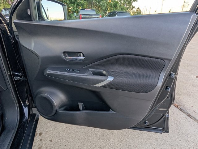 Used 2021 Nissan Kicks SV FWD image 35