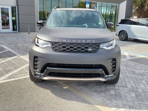 New 2026 Land Rover Discovery Limited Edition image 8