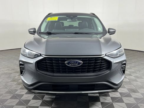 Used 2025 Ford Escape Platinum AWD/4WD image 2
