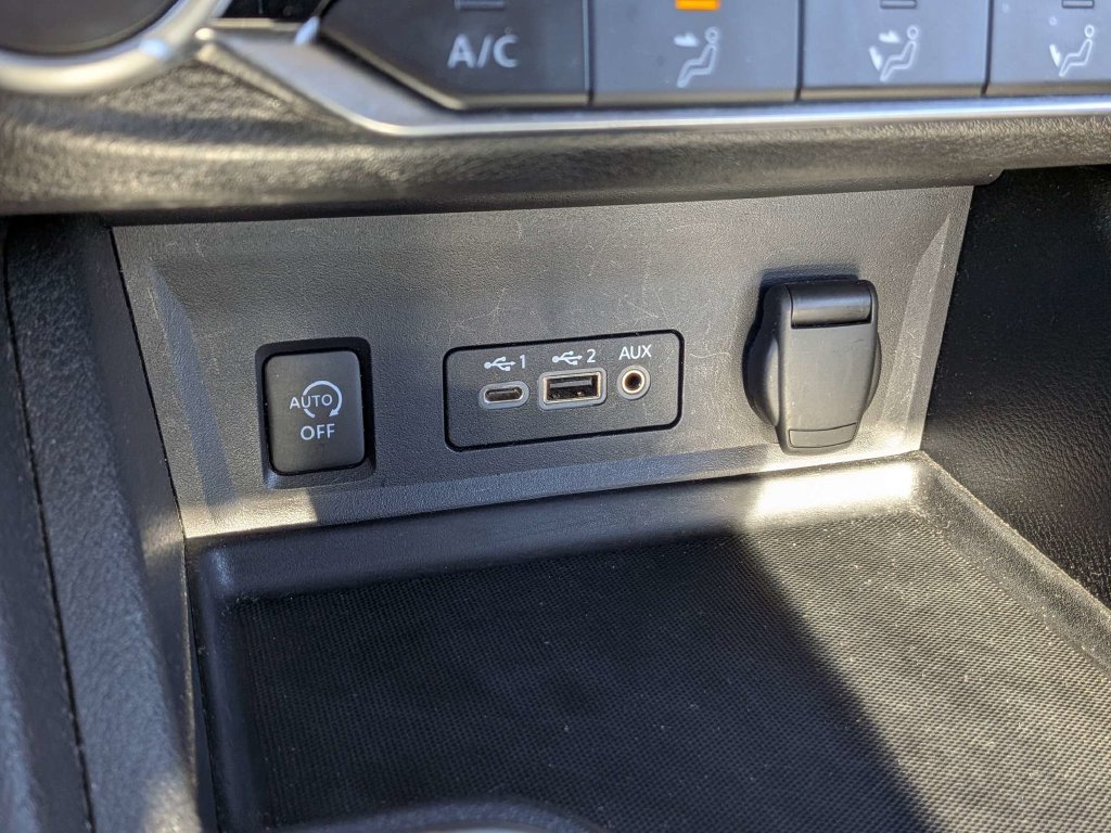 Used 2024 Nissan Sentra SV FWD image 20