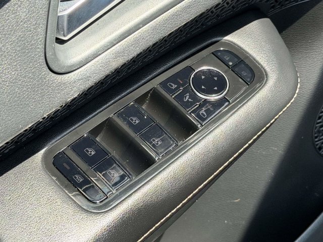 Used 2023 Nissan Ariya AWD image 18