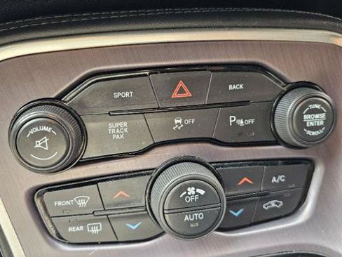 Used 2016 Dodge Challenger R/T RWD image 18