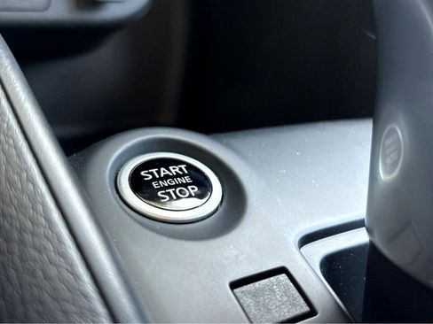 Used 2025 Nissan Kicks Play S FWD image 5