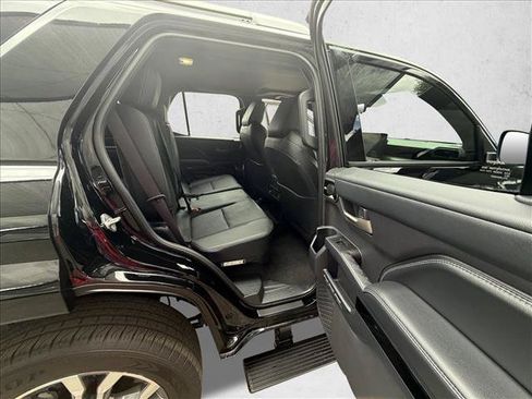 Certified 2025 Toyota 4Runner Limited w/ Tow Technology Package AWD/4WD image 14