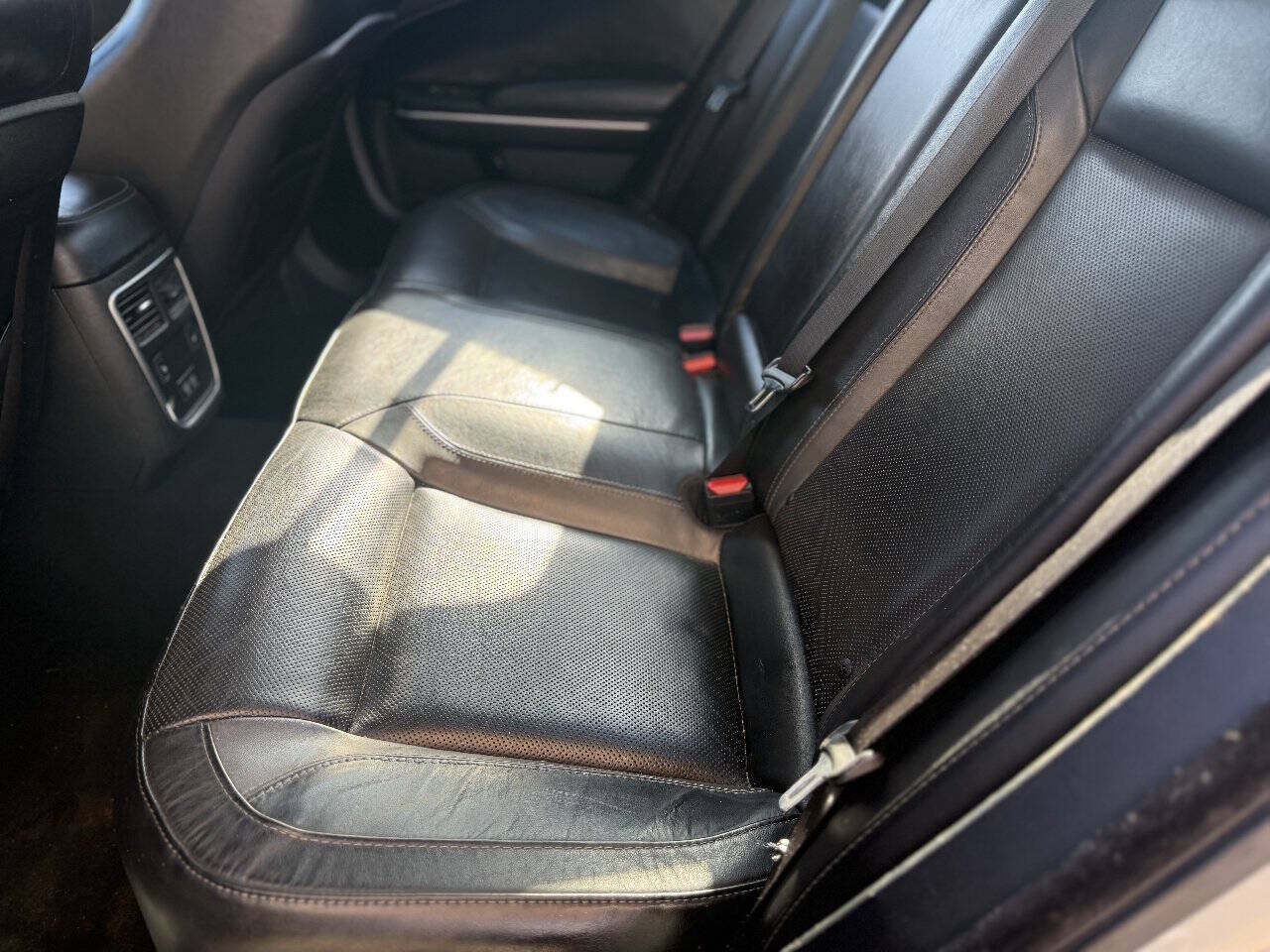 Used 2019 Dodge Charger SXT w/ Leather Interior Group RWD image 8