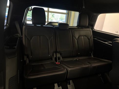 Used 2023 Ford Expedition Limited AWD/4WD image 21