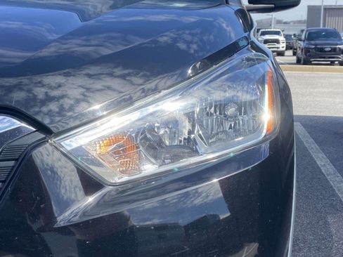 Used 2020 Nissan Kicks S image 3