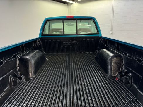Used 1994 Chevrolet S10 Pickup LS image 19
