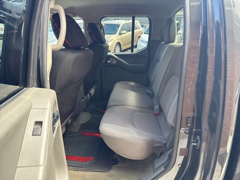 Used 2012 Nissan Frontier SV AWD/4WD image 24
