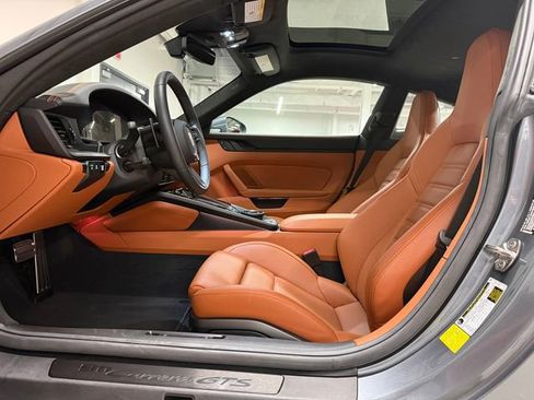 Certified 2025 Porsche 911 Carrera GTS RWD image 5
