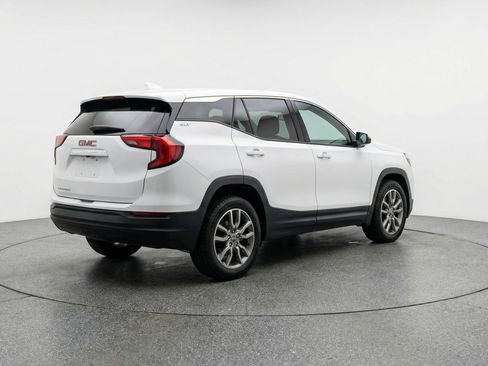 Used 2024 GMC Terrain SLT image 9