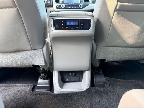 Used 2018 Toyota Highlander XLE FWD image 42